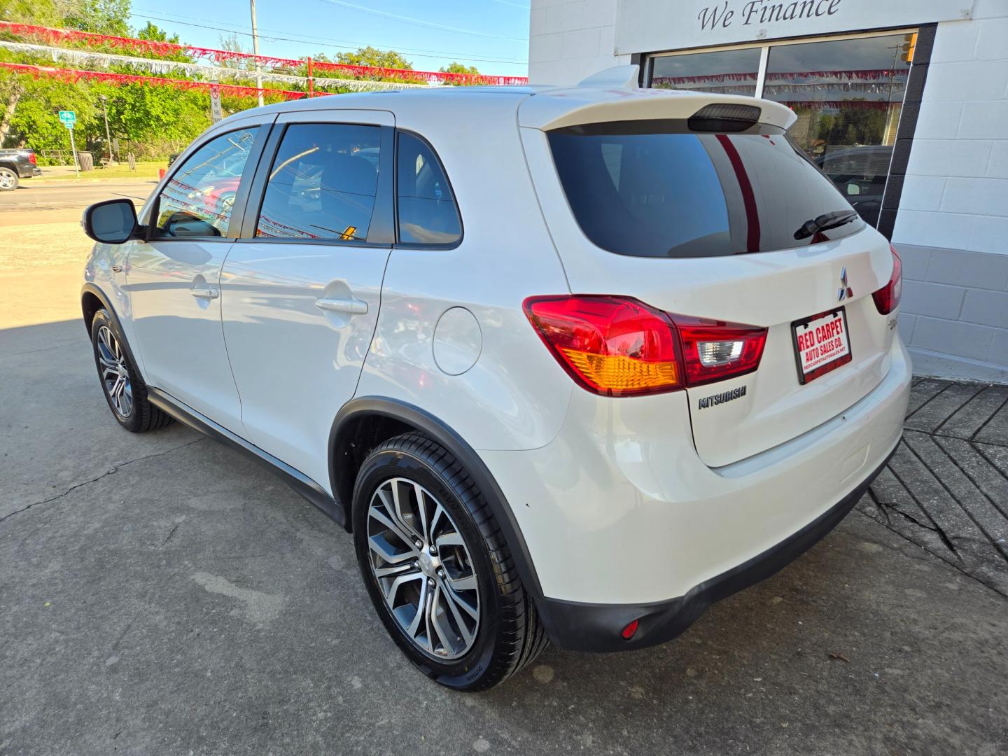 2017 WHITE Mitsubishi Outlander Sport (JA4AP3AU3HZ) with an 2.0L I4 F DOHC 16V engine, Automatic transmission, located at 503 West Court, Seguin, TX, 78155, (830) 379-3373, 29.568621, -97.969803 - Photo#3